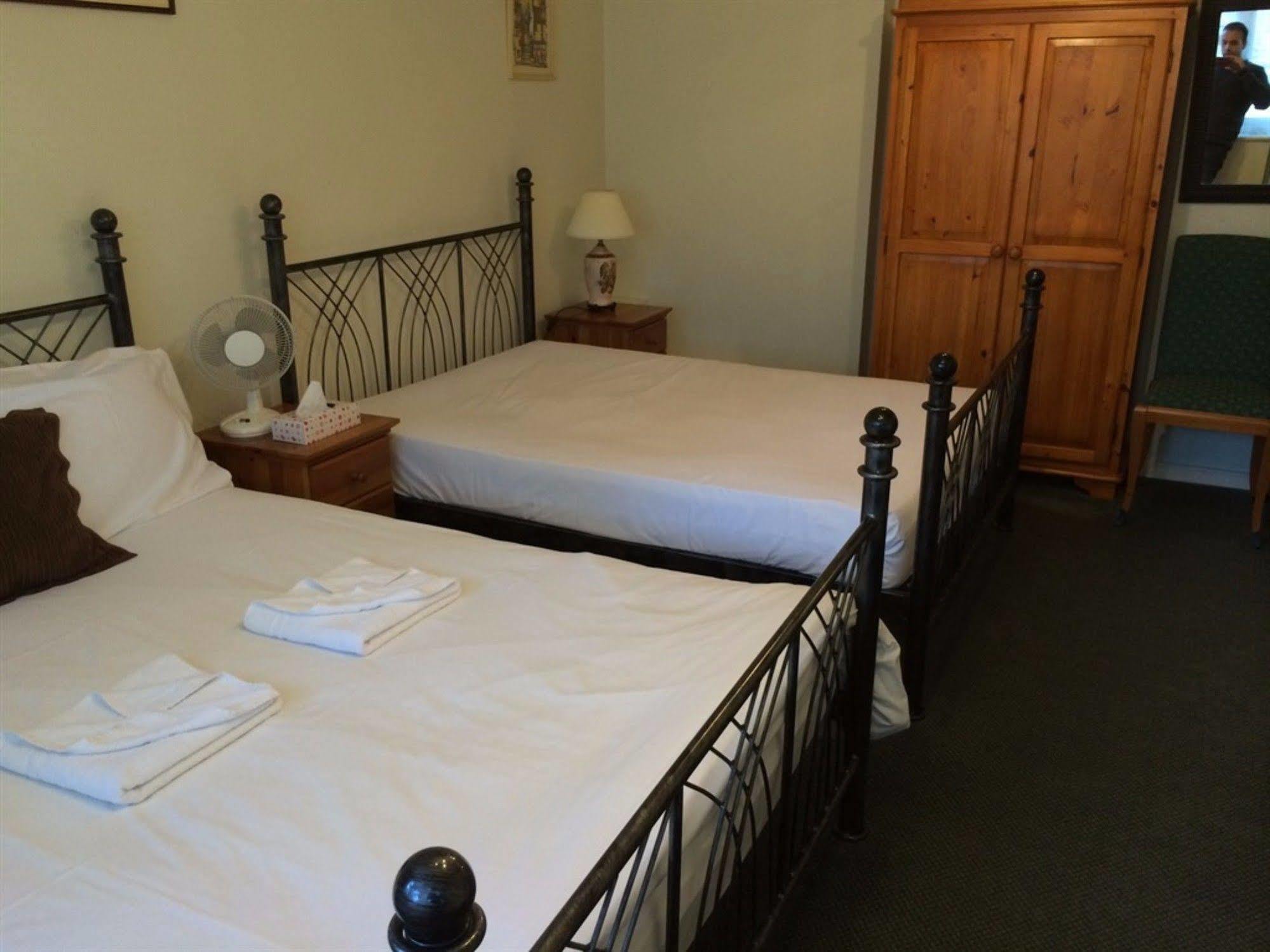 Ayah Villa Guest House Cambridge Extérieur photo